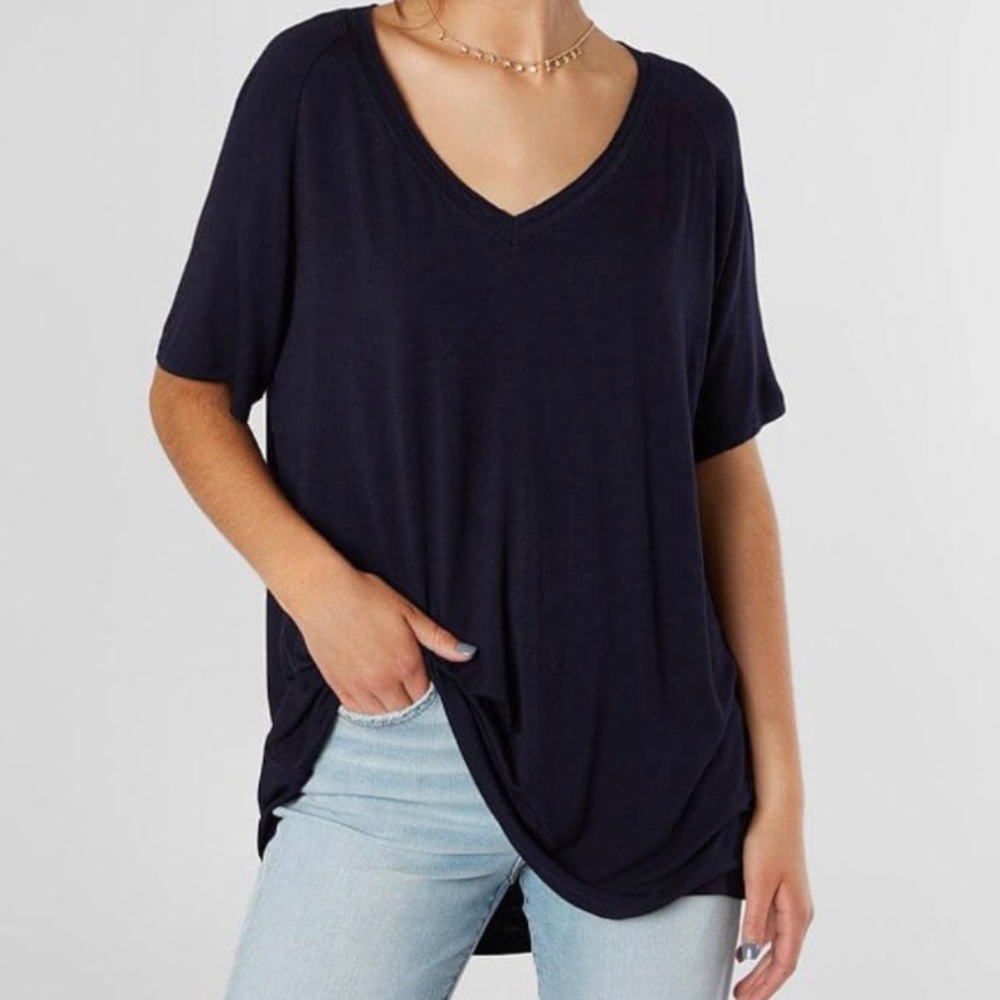 Dark navy blue v-neck The North Face top